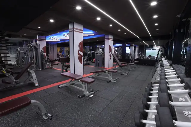 Weights floor - Incline Fitness, Mazgaon